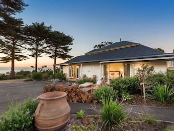 Mt Martha Villas - Sunshine Coast Tourism 0