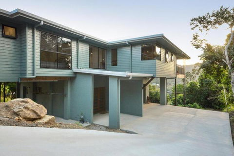 Island Dreams - Holiday Sunshine Coast 3