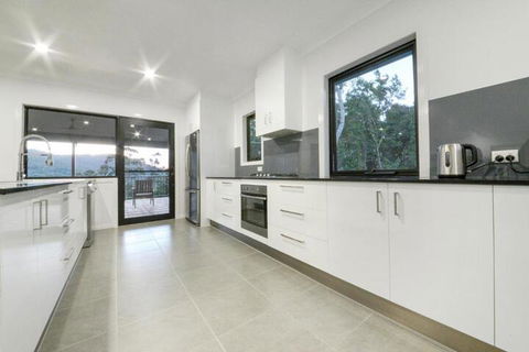 Island Dreams - Holiday Sunshine Coast 6