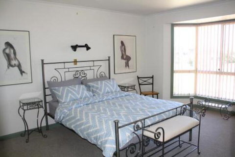 Maslin Beach House - Sunshine Coast Tourism 3