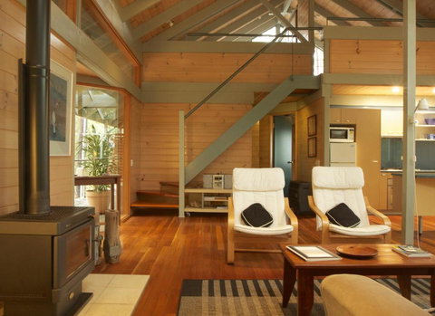Bombah Point Eco Cottages - Holiday Sunshine Coast 2