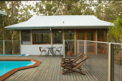 Bombah Point Eco Cottages - Holiday Sunshine Coast 4