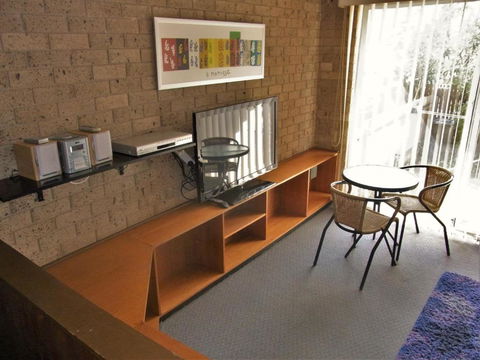 A Furnished Townhouse In Goulburn - Holiday Sunshine Coast 1