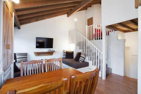 Gundy Lodge - Holiday Sunshine Coast 2