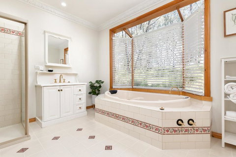 Cockatoo Cottages - Holiday Sunshine Coast 3