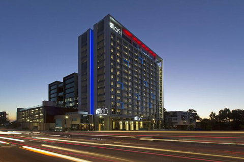 Aloft Perth - Holiday Sunshine Coast 1
