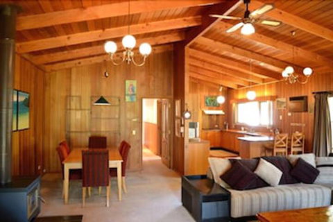 Lisieux - Holiday Sunshine Coast 7