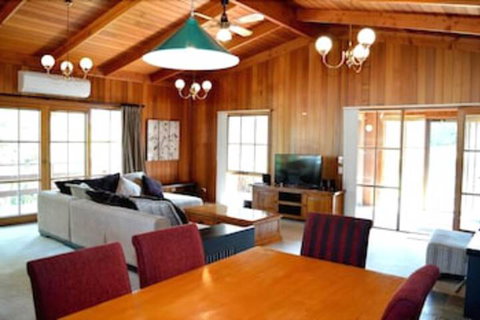 Lisieux - Holiday Sunshine Coast 4