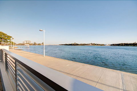 Seapoint 109 - Sunshine Coast Tourism 2