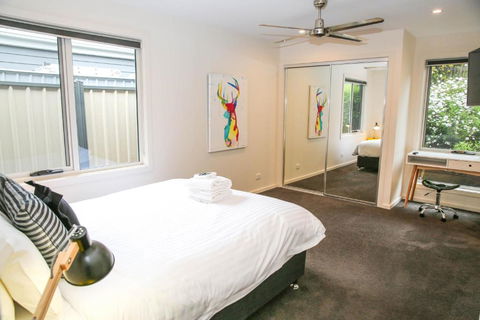 Decked Out At Bright - Sunshine Coast Tourism 4