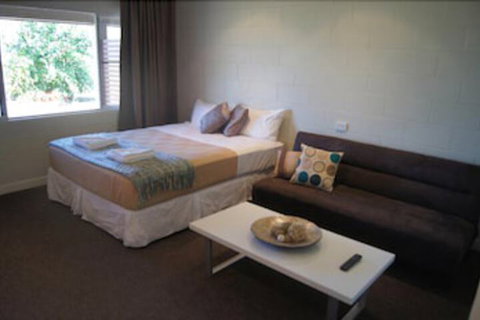 Forrest Beach Hotel - Sunshine Coast Tourism 3