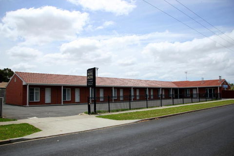 Allansford Hotel Motel - Holiday Sunshine Coast 2
