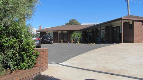 Bristol Hill Motor Inn - Sunshine Coast Tourism 1