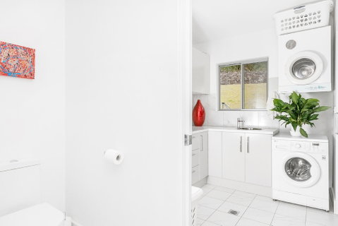 A PERFECT STAY - Jali Burugar - Sunshine Coast Tourism 4
