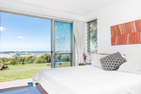 A PERFECT STAY - Jali Burugar - Sunshine Coast Tourism 3