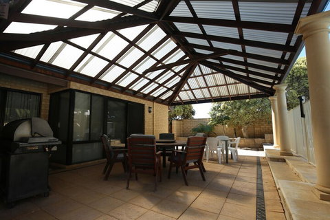 Sunsets At Seaquins - Holiday Sunshine Coast 3