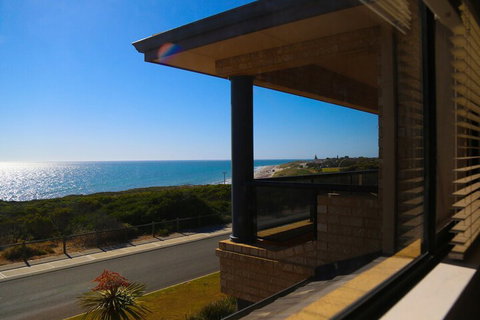 Sunsets At Seaquins - Holiday Sunshine Coast 4