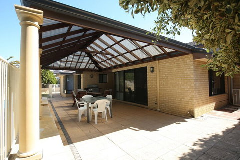 Sunsets At Seaquins - Holiday Sunshine Coast 2