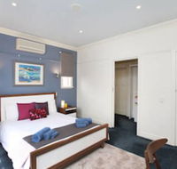 Little St Kilda - Holiday Sunshine Coast