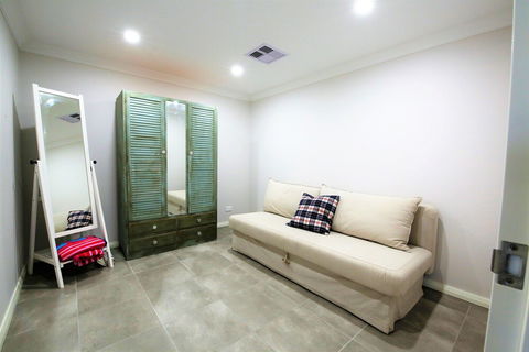 Studio Style Mindarie Marina - Holiday Sunshine Coast 7