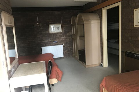 Cooba Holiday Motel - Holiday Sunshine Coast 5