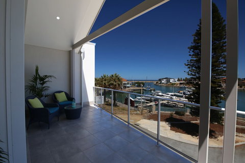 Harbour Views At Mindarie Marina - Holiday Sunshine Coast 7