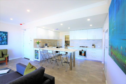 Harbour Views At Mindarie Marina - Holiday Sunshine Coast 3