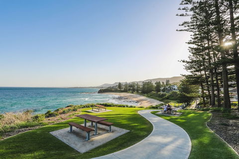 Headlands Austinmer Beach - Sunshine Coast Tourism 1