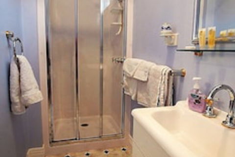 Wild Cherry Bed & Breakfast - Holiday Sunshine Coast 1
