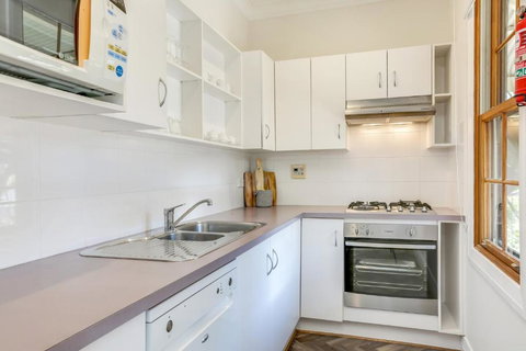 Bellevue Accommodation - Holiday Sunshine Coast 6