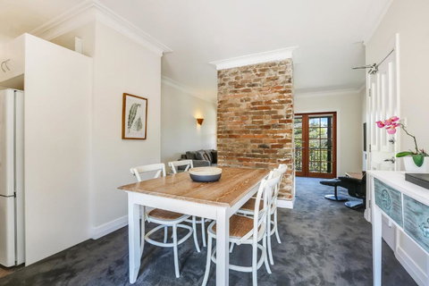 Bellevue Accommodation - Holiday Sunshine Coast 4