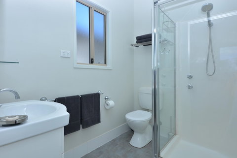 Sundowner Cabin And Tourist Park - Holiday Sunshine Coast 2