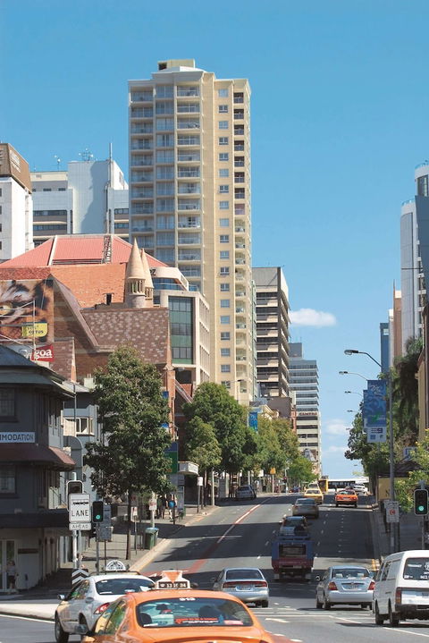 Oaks Brisbane Lexicon Suites - Sunshine Coast Tourism 5