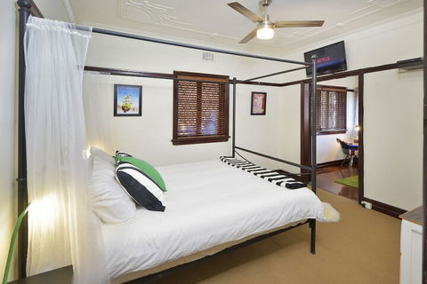 Anville Court - Holiday Sunshine Coast 3