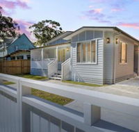 Margarets Hamptons Cottage - Sunshine Coast Tourism
