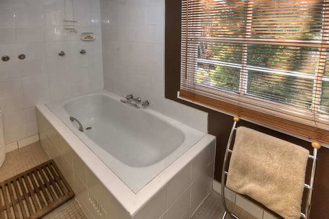 In The Blue - Holiday Sunshine Coast 3