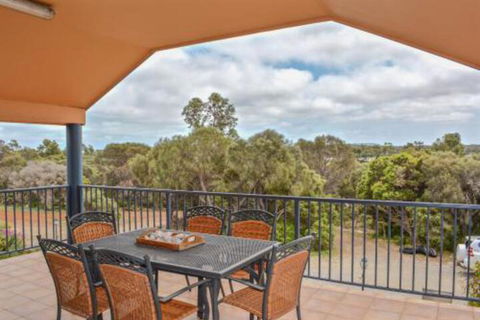 The Curly Seahorse - Sunshine Coast Tourism 0