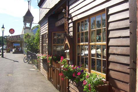 Madam Saddler On Fraser Clunes - Sunshine Coast Tourism 5