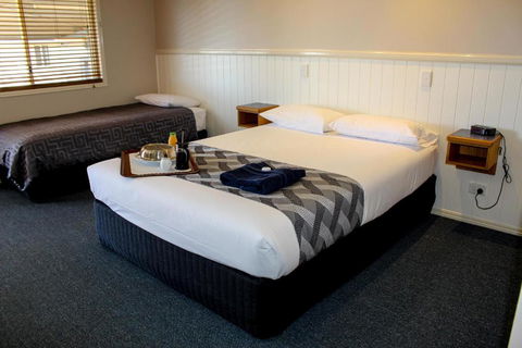 Dirranbandi Motor Inn - Sunshine Coast Tourism 1