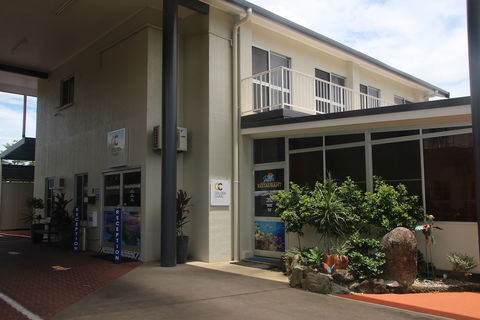 Barrier Reef Motel - Holiday Sunshine Coast 2
