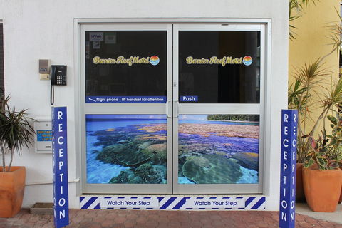 Barrier Reef Motel - Holiday Sunshine Coast 3