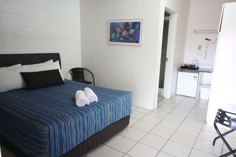 Barrier Reef Motel - Holiday Sunshine Coast 6
