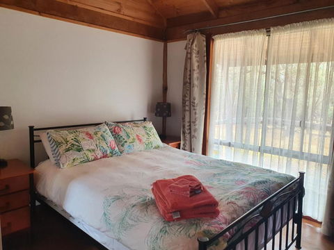 Gaddleen Grove Cottages - Holiday Sunshine Coast 3