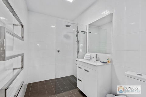 Pandanus On Emerald - Sunshine Coast Tourism 6