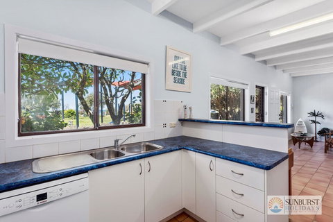 Pandanus On Emerald - Sunshine Coast Tourism 7