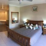 Huge House On The Grand Canal - Holiday Sunshine Coast 0
