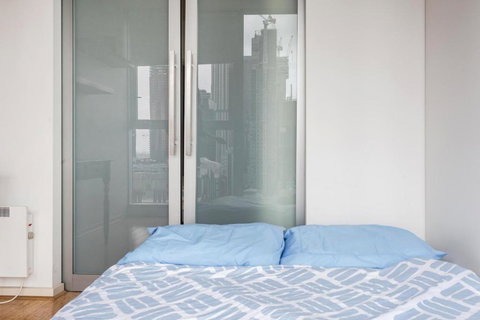 Location & Luxury In Central Of Melbourne 1207 - Holiday Sunshine Coast 6