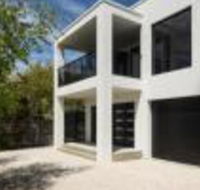 Pearl Hawley Beach - Sunshine Coast Tourism