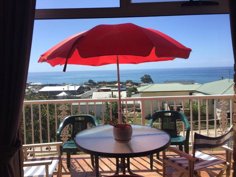 Penguin Seaside Homestay - Holiday Sunshine Coast 4
