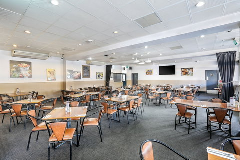 The Union Club Hotel - Holiday Sunshine Coast 5